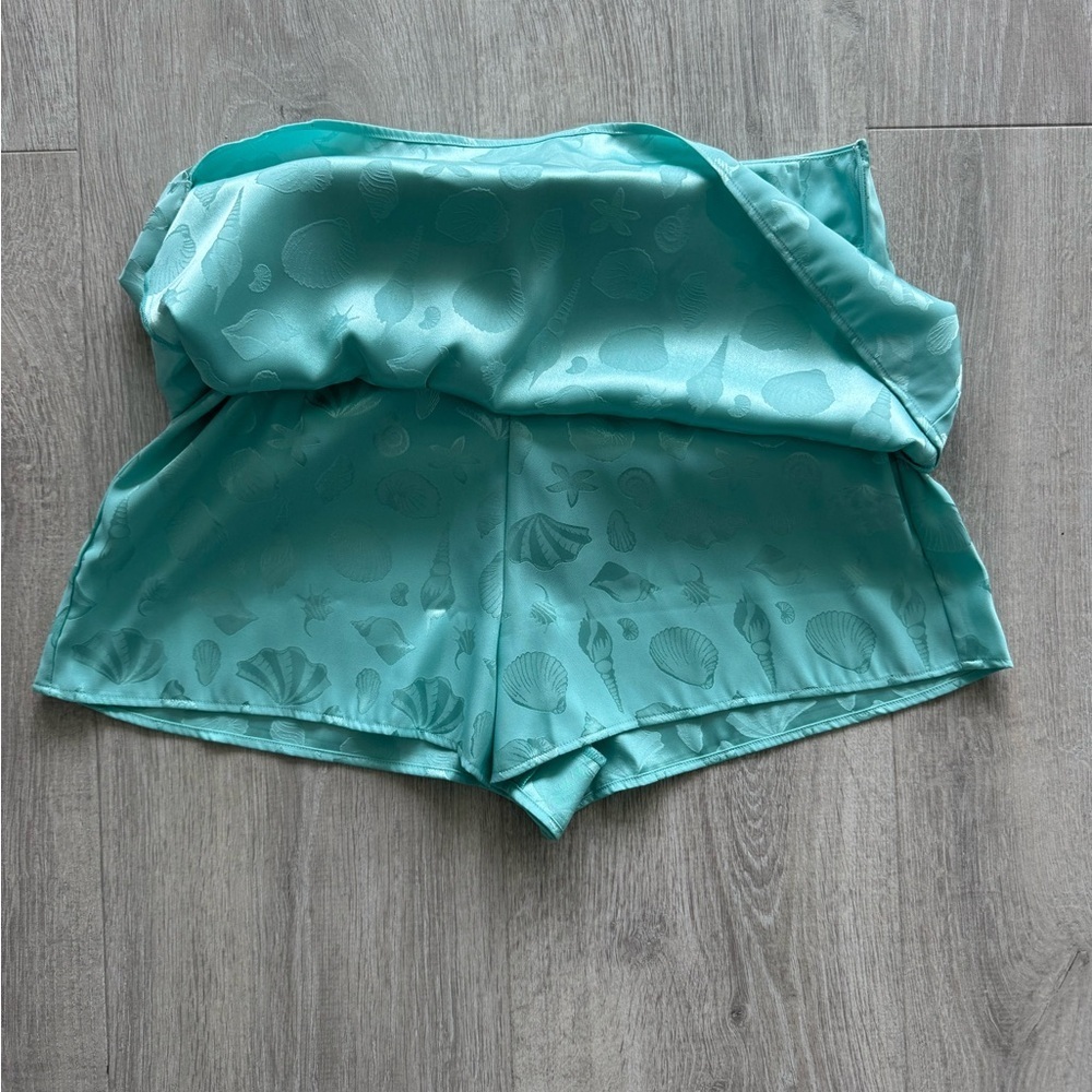 Show Me Your Mumu Aquamarine Shell Satin Skort Medium - Picture 7 of 8